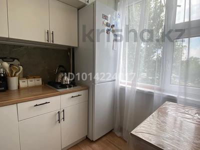 3-бөлмелі пәтер · 62 м² · 4/5 қабат, Айгүл ш/а, Матросова 54, бағасы: 18 млн ₸ в Уральске, мкр Айгуль