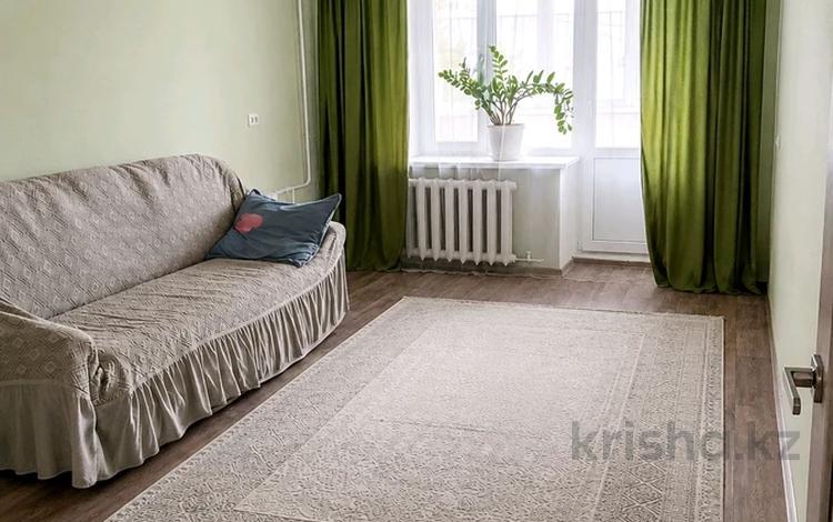 2-комнатная квартира · 50 м² · 3/5 этаж, Алии Молдагуловой — Универмаг за 19 млн ₸ в Уральске, мкр Школьник — фото 2