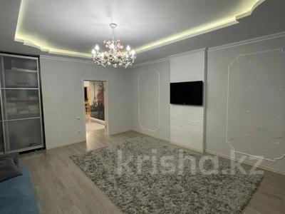 4-комнатная квартира, 195 м², 3/5 этаж, мкр. Алтын орда, Тауелсиздик 5 за 59 млн 〒 в Актобе, мкр. Алтын орда