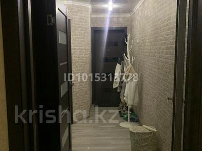 3-бөлмелі пәтер · 58 м² · 4/5 қабат, 2 микрорайон 27 — Центр города,базар, бағасы: 12 млн ₸ в Лисаковске