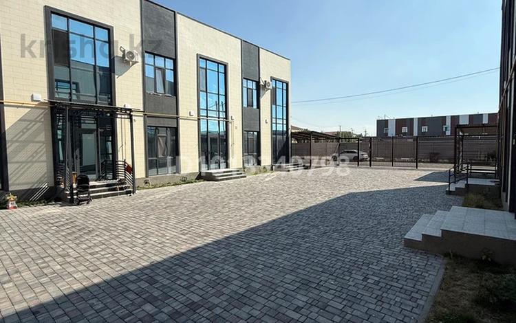 4-комнатная квартира · 160 м², Домалак ана 376 — Район Атакент за 60 млн ₸ в Таразе — фото 2