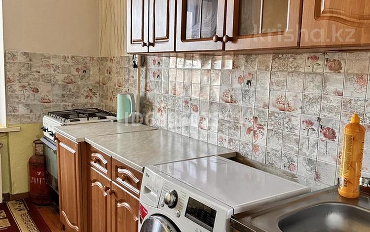 2-комнатная квартира · 49 м² · 2/3 этаж, Аюченко — Авторынок за 120 000 ₸ в Семее — фото 2