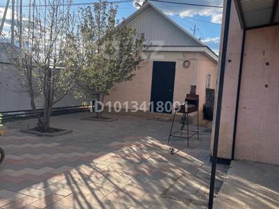 Отдельный дом · 4 комнаты · 195 м² · 8 сот., жилой массив Бауырластар, Кызтуган Жырау за 37 млн ₸ в Актобе