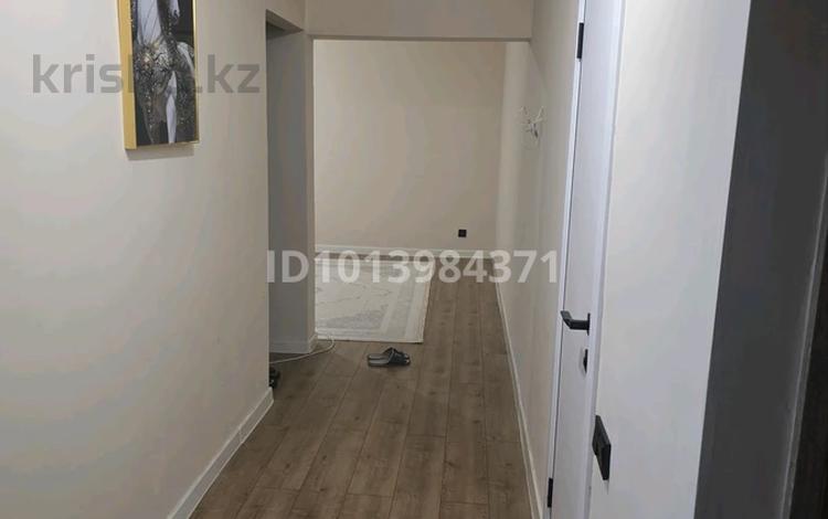 2-комнатная квартира · 52.3 м² · 1/5 этаж, мкр Мамыр-1 11 за 45 млн ₸ в Алматы, Ауэзовский р-н — фото 2