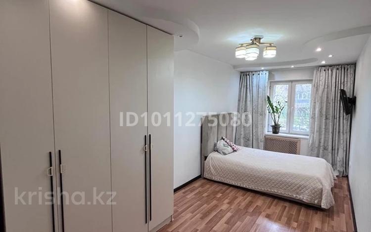 3-комнатная квартира · 70 м² · 2/5 этаж, мкр Аксай-1 19 за 65 млн ₸ в Алматы, Ауэзовский р-н — фото 2