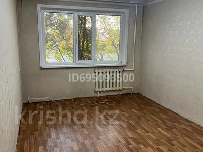 2-комнатная квартира · 45 м² · 1/5 этаж, Майкудук, 16й микрорайон 49 за 10.2 млн ₸ в Караганде, Алихана Бокейханова р-н