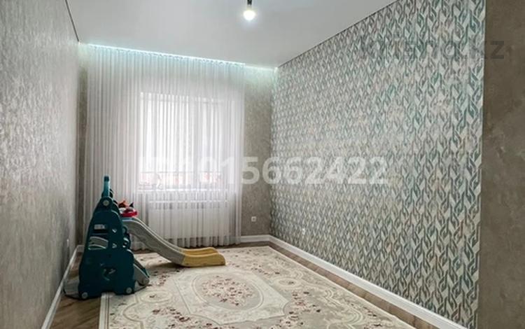 3-бөлмелі пәтер · 135 м² · 3/5 қабат, Алтын орда ш/а., мкр. Батыс 2 42, бағасы: 51 млн ₸ в Актобе, мкр. Алтын орда — фото 2