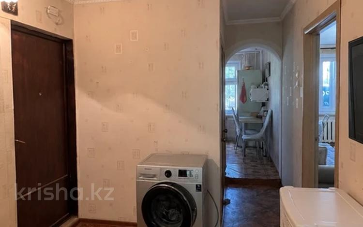 3-комнатная квартира · 62.4 м² · 1/5 этаж, Ларина — автопарк за 15.9 млн ₸ в Уральске — фото 2
