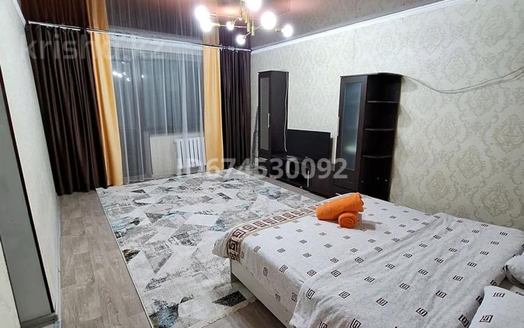 1-комнатная квартира, 40 м², 4 этаж посуточно, Шевченко 128 за 12 000 〒 в Талдыкоргане — фото 14