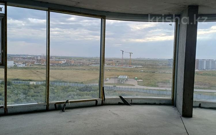 4-комнатная квартира · 100 м² · 9/9 этаж, Е669 11 за 133 млн ₸ в Астане, Есильский р-н — фото 2