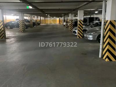 Гараждар мен тұрақтар в Астане: Паркинг · 18 м² · Сарайшык 5, бағасы: 20 000 〒 Паркинг · 18 м² · Сарайшык 5, бағасы: 20 000 〒 в Астане, Есильский р-н