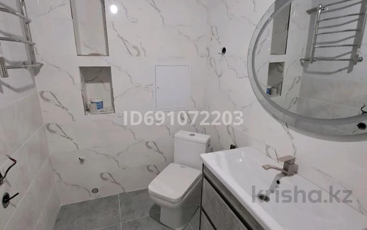 3-бөлмелі пәтер · 90 м² · 3/7 қабат, 16-й мкр , 16-ш/а. 15/1 — Трк Ақтау артында орналсқан, бағасы: 38 млн ₸ в Актау — фото 8