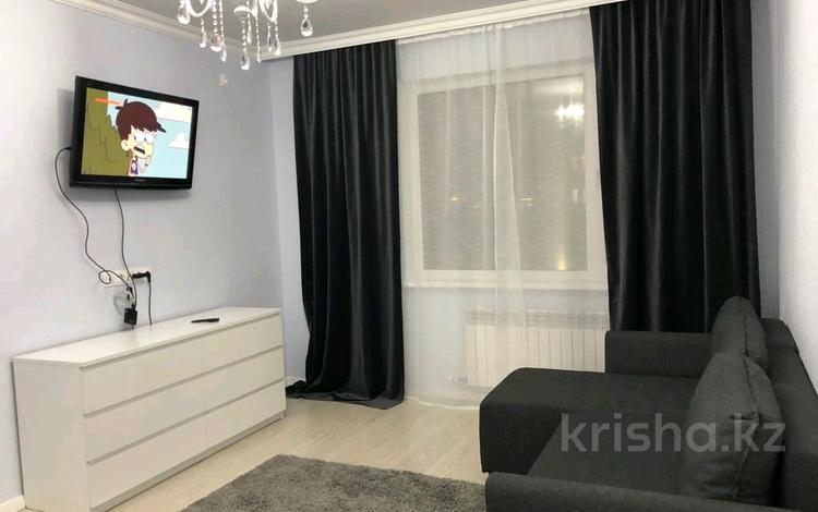 1-комнатная квартира, 45 м², 19/22 этаж помесячно, Қабанбай батыр 48/7 — Орынбор