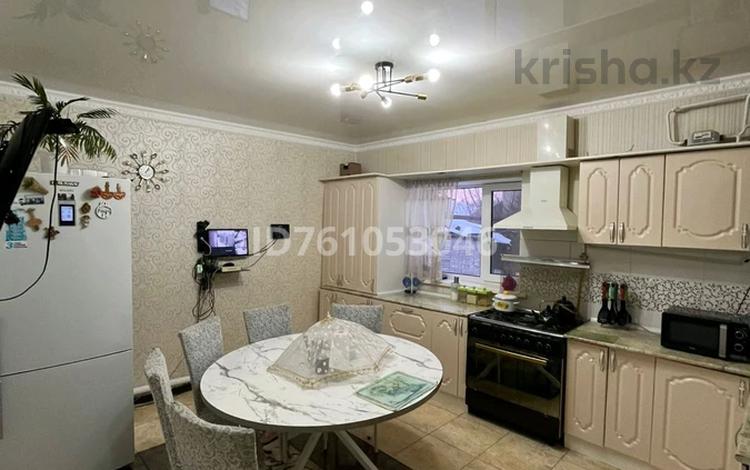 Отдельный дом · 4 комнаты · 120 м² · 8 сот., Рабига Сыздык — Ресторан,, Жан за 28 млн 〒 в Актобе, мкр Москва — фото 9