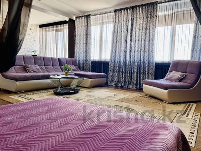 1-комнатная квартира, 55 м², 11/11 этаж посуточно, Исиналиева 1 — Набережная ( ТЦ Старый город ) за 13 000 〒 в Павлодаре