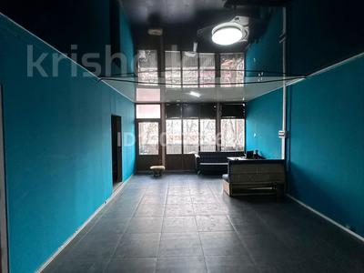 Свободное назначение, офисы, магазины и бутики, склады, общепит, салоны красоты, фитнес и спорт, медцентры и аптеки, образование, развлечения, конференц-залы, кабинеты и рабочие места, студии · 90 м² за 180 000 〒 в Таразе