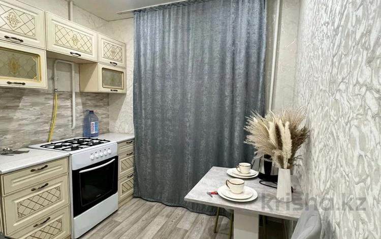 1-комнатная квартира · 32 м² · 1/5 этаж, гагарина 99/1 за 11 млн ₸ в Уральске — фото 2