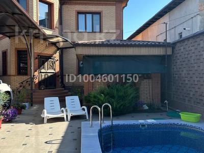 Отдельный дом · 6 комнат · 300 м² · 6 сот., 11-й микрорайон, Менделеева 51 за 168 млн 〒 в Шымкенте, Енбекшинский р-н