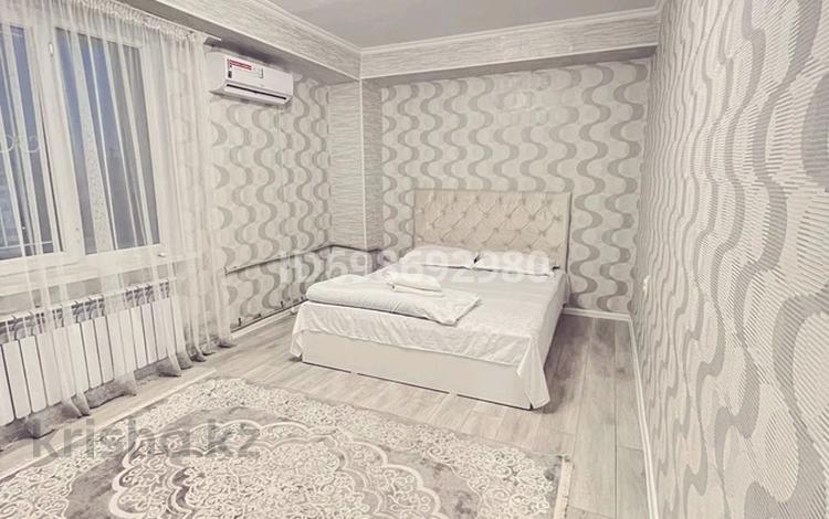 1-комнатная квартира · 40 м² · 9/9 этаж, Кунаева 7 — Кунаева Таукехана за 13 000 ₸ в Шымкенте, Аль-Фарабийский р-н — фото 4