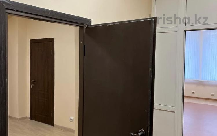 Офисы, магазины и бутики, салоны красоты, медцентры и аптеки, образование, конференц-залы, кабинеты и рабочие места, студии · 109 м² за ~ 1.1 млн 〒 в Алматы, Бостандыкский р-н — фото 2