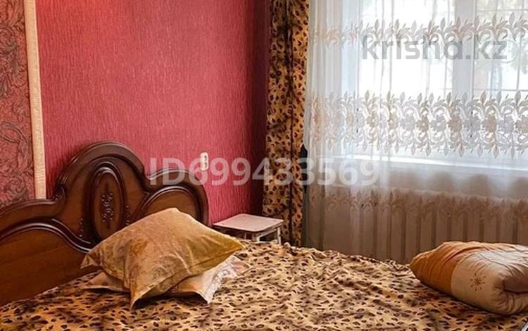 1-комнатная квартира · 40 м² · 1 этаж, Назарбаева — Юбилейная за 10 000 ₸ в Уральске — фото 3