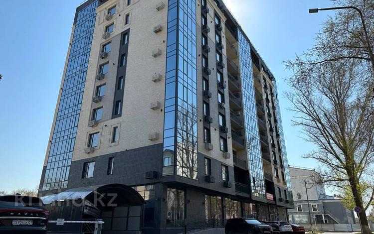 1-комнатная квартира · 72 м², К. Аманжолова 110 за 34 млн 〒 в Уральске — фото 37