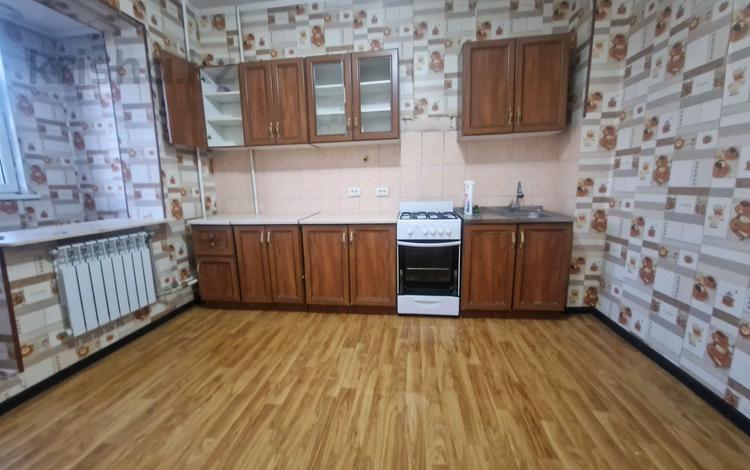 1-комнатная квартира · 42 м² · 4/5 этаж, мкр Айнабулак-1 2 за 200 000 ₸ в Алматы, Жетысуский р-н — фото 2