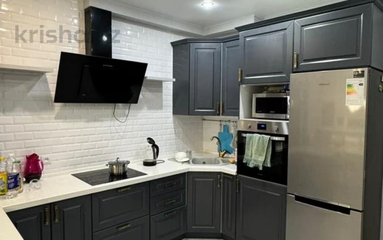 3-комнатная квартира · 120 м² · 14/16 этаж, 17-й мкр 3 за 360 000 ₸ в Актау — фото 2