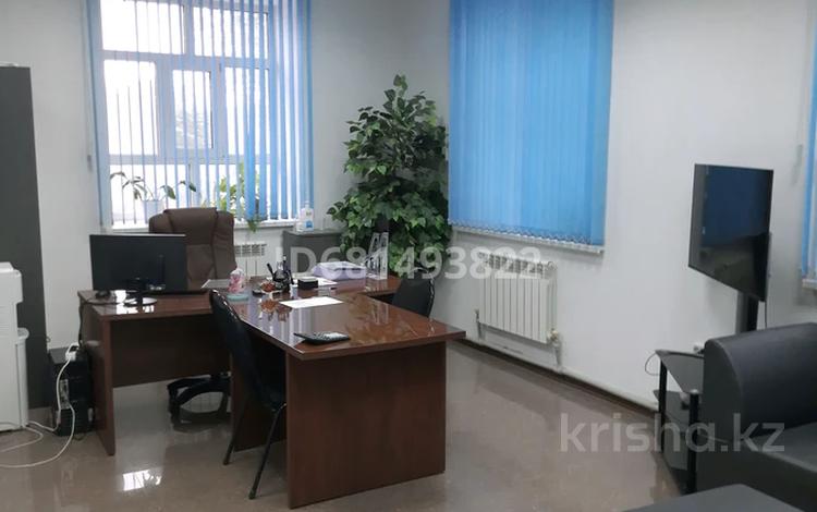 Офисы · 14 м² за 70 000 〒 в Уральске, мкр Строитель — фото 2
