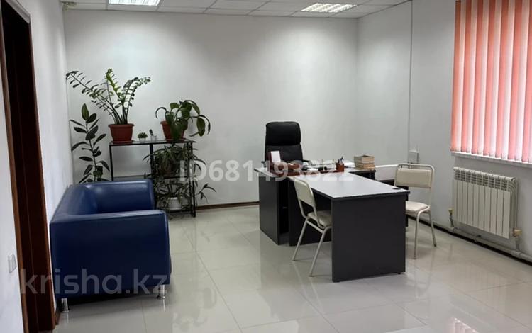 Кеңселер · 15 м², бағасы: 90 000 ₸ в Уральске, мкр Строитель — фото 58