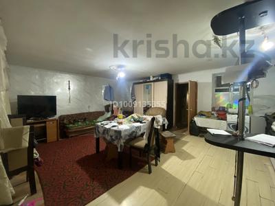 Үйдің бір бөлігі · 4 бөлме · 90 м² · 2 сот., Көксеңгір 48кв2, бағасы: 25 млн 〒 в Астане, р-н Байконур