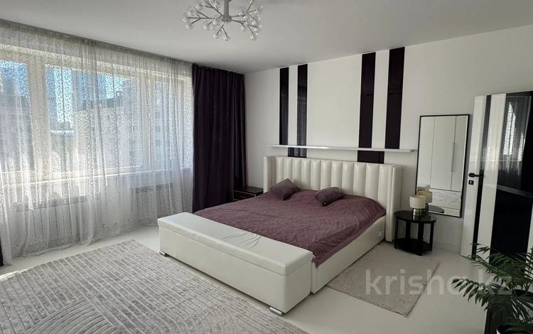 4-комнатная квартира · 215 м² · 6/12 этаж, Достык 13 за 1.5 млн ₸ в Астане, Есильский р-н — фото 2