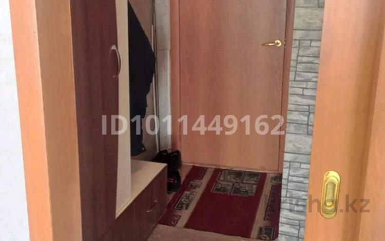 2-комнатная квартира · 43 м² · 2/6 этаж, 4-й микрорайон, 4 мкр. 1 — Каирбекова-Текстильщиков за 18 млн ₸ в Костанае — фото 2