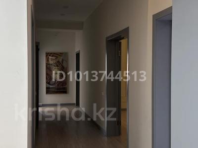 3-бөлмелі пәтер · 132.5 м² · 9/10 қабат, 17-ш/а. 18/3, бағасы: 450 000 ₸ в Актау, 17-й мкр