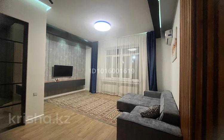 4-комнатная квартира · 108 м² · 1/8 этаж, мкр Юбилейный 31/1 за 800 000 ₸ в Алматы, Медеуский р-н — фото 2