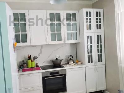 2-бөлмелі пәтер · 71.7 м² · 5/6 қабат, мкр Аксай-5, Садвакасова 25, бағасы: 45 млн ₸ в Алматы, Ауэзовский р-н