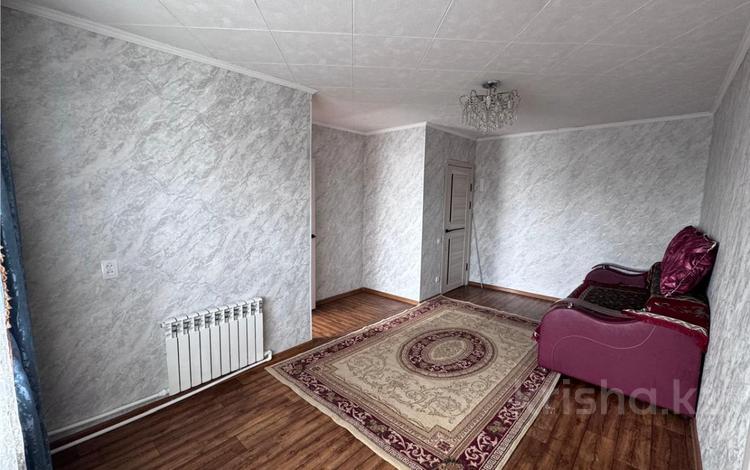 2-бөлмелі пәтер · 42 м² · 5/5 қабат, Майкудук, 15й микрорайон, бағасы: 9.5 млн ₸ в Караганде, Алихана Бокейханова р-н — фото 2