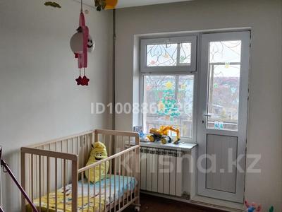 3-бөлмелі пәтер · 70 м² · 4/5 қабат, 15-й микрорайон, 15-й микрорайон 14 — Жандосова, бағасы: 29 млн ₸ в Шымкенте, Аль-Фарабийский р-н