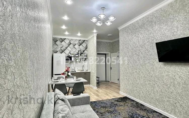 1-комнатная квартира · 43 м² · 2/9 этаж, мкр Юго-Восток, Шахтёров 20/4 за 15 000 〒 в Караганде, Казыбек би р-н — фото 2