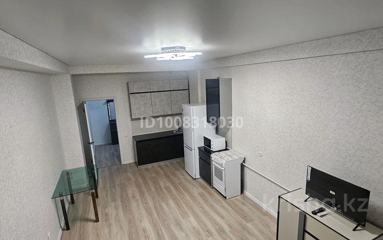 2-бөлмелі пәтер · 55 м² · 3/9 қабат, Абая 101 — Центр, бағасы: 240 000 〒 в Костанае — фото 2