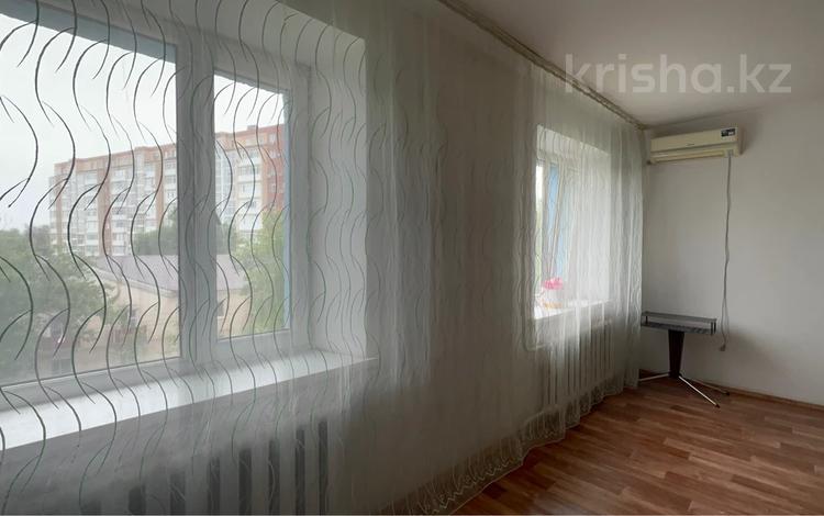 3-бөлмелі пәтер · 70 м² · 4/9 қабат, Молдагулова 9 — Сурова, бағасы: 130 000 ₸ в Уральске — фото 2