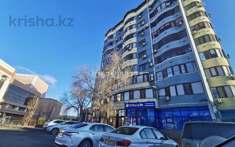 2-комнатная квартира, 75 м², 7/9 этаж помесячно, Абая 28 за 250 000 〒 в Атырау — фото 2