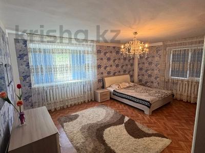 4-комнатная квартира · 90 м² · 1/5 этаж, Толе би 139 за 20 000 ₸ в 