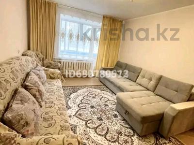 1-комнатная квартира · 58 м² · 1/10 этаж, Шакарима 15 — Казына торговый дом Автовокзал за 2 000 〒 в Семее