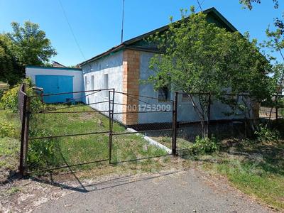 Продажа домов и дачи в Акмолинской обл.: Отдельный дом · 4 комнаты · 67.3 м² · 20 сот., Нуринская за 14 млн 〒 Отдельный дом · 4 комнаты · 67.3 м² · 20 сот., Нуринская за 14 млн 〒 в Кабанбае Батыра