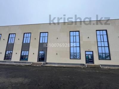 Свободное назначение, офисы, магазины и бутики, склады, азс, автосервисы и автомойки, общепит, бани, гостиницы и зоны отдыха, фитнес и спорт, медцентры и аптеки, образование, развлечения, конференц-залы, кабинеты и рабочие места, студии · 900 м² за 100 000 〒 в Уральске