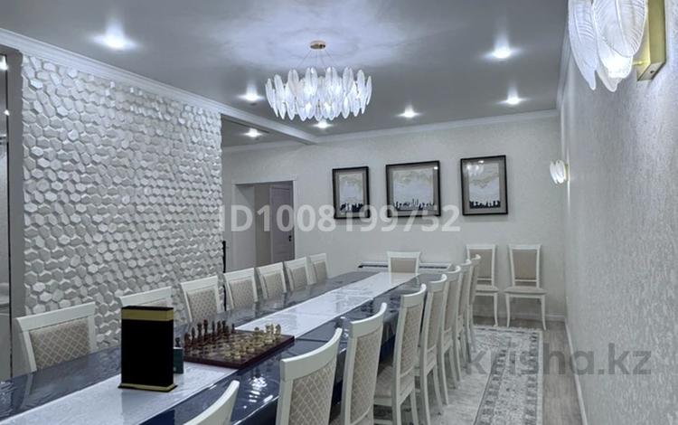 5-комнатная квартира · 174 м² · 7/9 этаж, мкр Нурсая, Т. Жумагалиева 10 за 106 млн 〒 в Атырау — фото 2