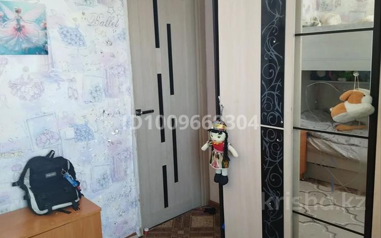 3-комнатная квартира · 42 м² · 3/5 этаж, Майкудук, Бирюзова 37 — 14 мкр за 10 млн ₸ в Караганде, Алихана Бокейханова р-н — фото 2