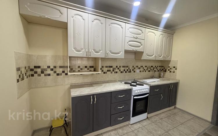 3-комнатная квартира · 67 м² · 10/10 этаж, мкр Юго-Восток, Сарыарка за 23.9 млн ₸ в Караганде, Казыбек би р-н — фото 2