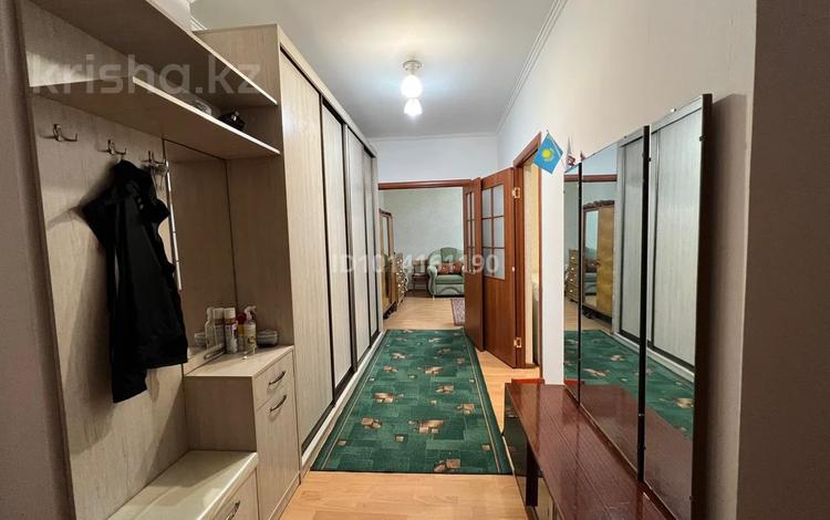 2-комнатная квартира · 67 м² · 3/9 этаж, 15микрорайон 18/1 за 33 млн ₸ в Семее — фото 2
